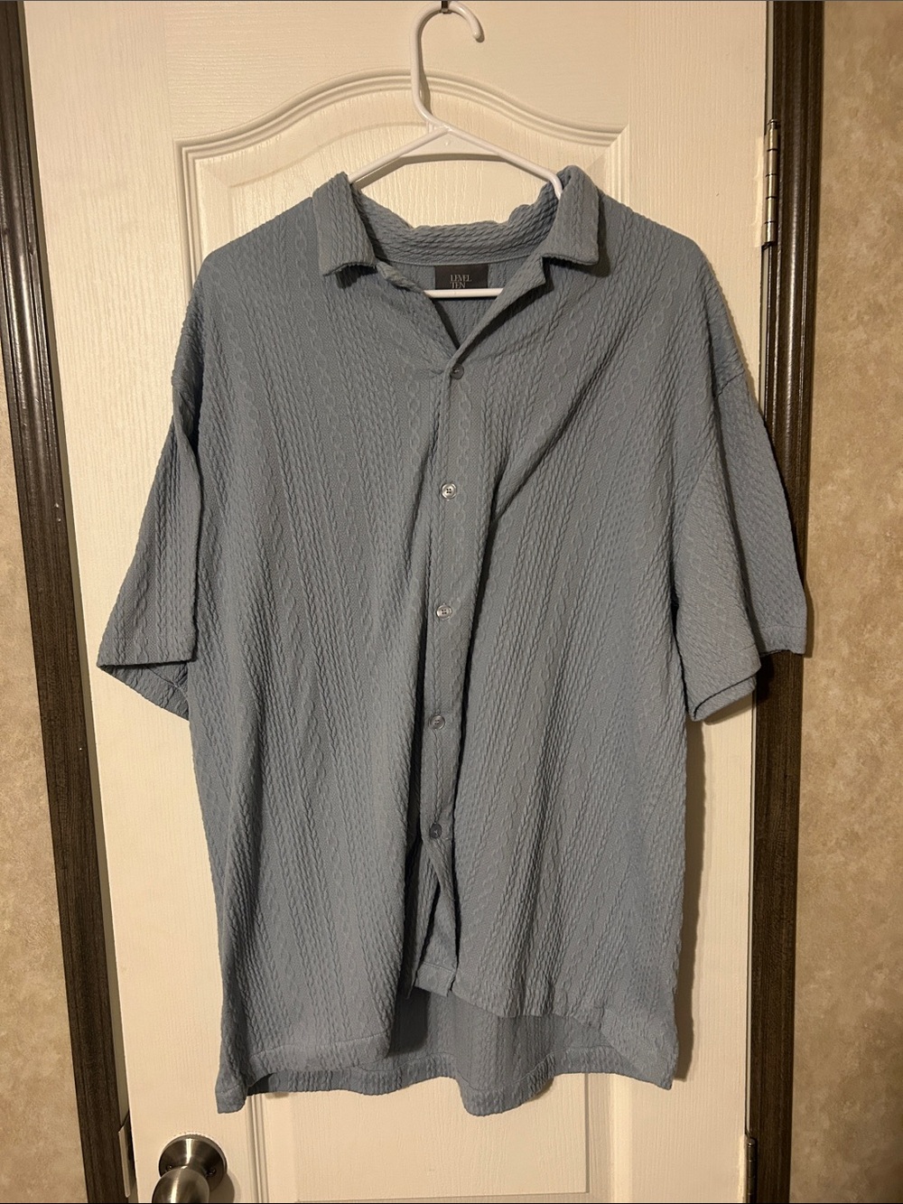Men's Light Blue Textured Short-Sleeve Button-Up Shirt